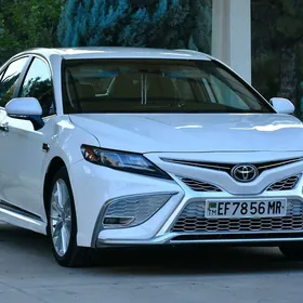 Toyota Camry 2021