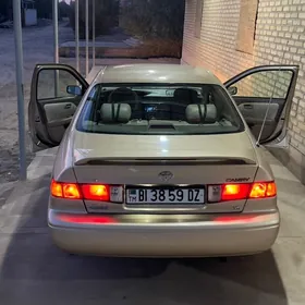 Toyota Camry 2001
