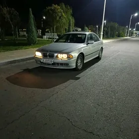 BMW E39 2000