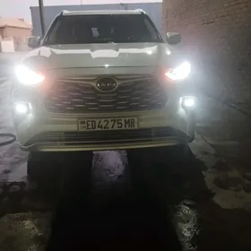 Toyota Highlander 2020