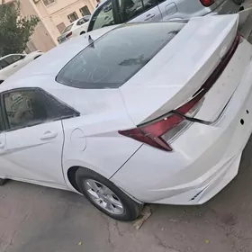 Hyundai Elantra 2021