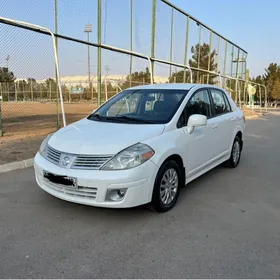 Nissan Versa 2011