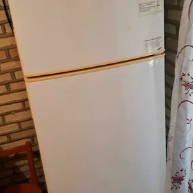 Холодильник Samsung