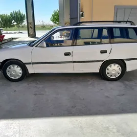 Opel Frontera 1992