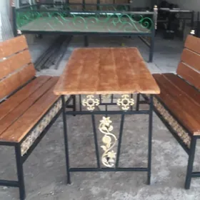 скамейки и стол садовые