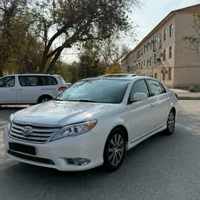 Toyota Avalon 2011