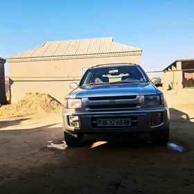 Infiniti QX4 1999