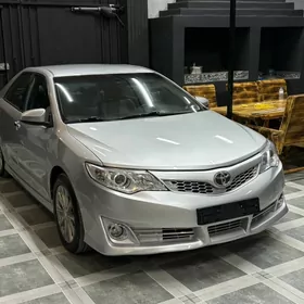 Toyota Camry 2014