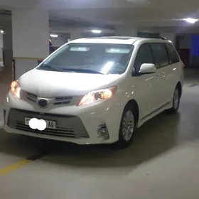 Toyota Sienna 2020