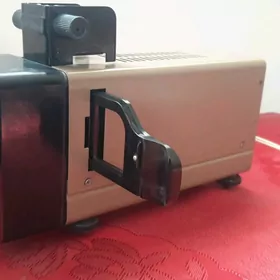 Фильмопроэктор.