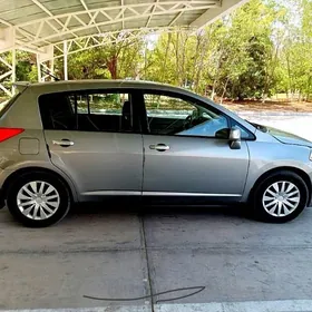 Nissan Versa 2010