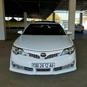 Toyota Camry 2014