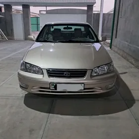 Toyota Camry 2000