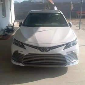 Toyota Camry 2021