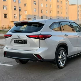 Toyota Highlander 2023