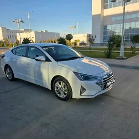 Hyundai Elantra 2020
