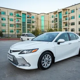 Toyota Camry 2021