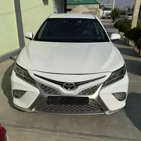 Toyota Camry 2018