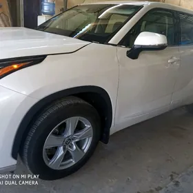 Toyota Highlander 2020