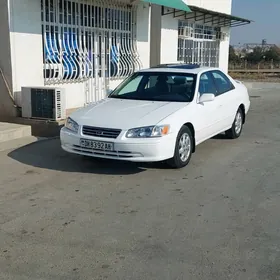 Toyota Camry 2000
