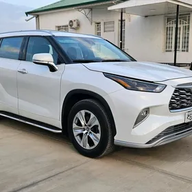 Toyota Highlander 2022