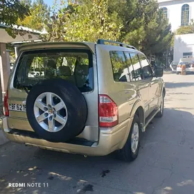 Mitsubishi Pajero 2005