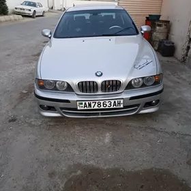 BMW E39 2001