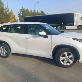 Toyota Highlander 2022