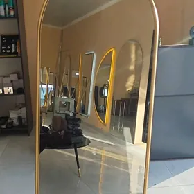 Gold ramkaly stoyka ayna