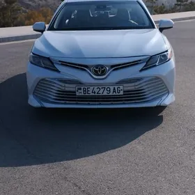 Toyota Camry 2018