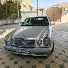 Mercedes-Benz E320 1996