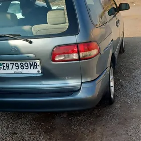 Toyota Sienna 1999