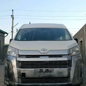 Toyota Hiace 2021