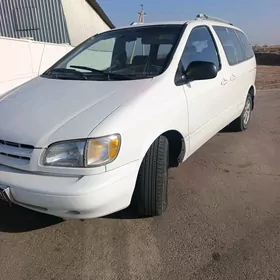 Toyota Sienna 2000