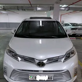 Toyota Sienna 2019