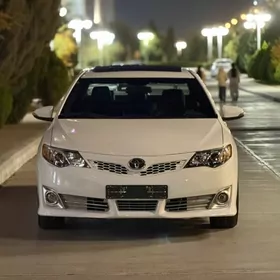 Toyota Camry 2014