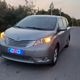 Toyota Sienna 2011