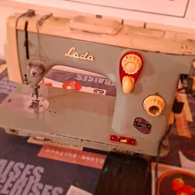 ШВЕЙНАЯ МАШИНКА LADA