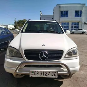 Mercedes-Benz ML350 2001