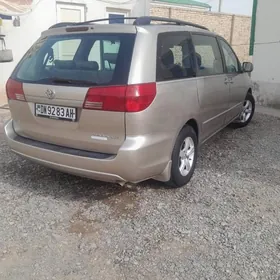 Toyota Sienna 2004