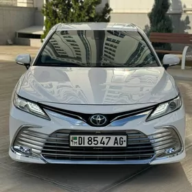 Toyota Camry 2020