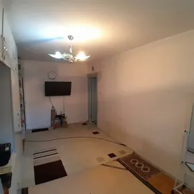 10 Мкр (2 ком) 2 этаж