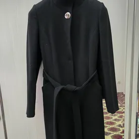 Talyp üçin gara palto