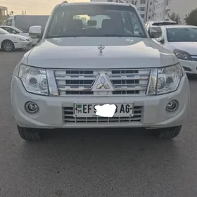 Mitsubishi Pajero 2014