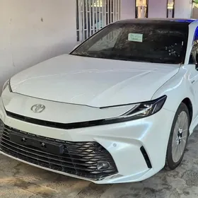 Toyota Camry Hybrid 2025