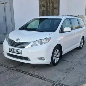 Toyota Sienna 2015