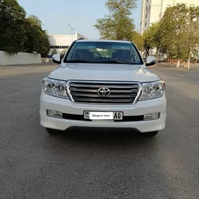 Toyota Land Cruiser 2011