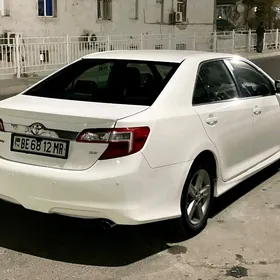 Toyota Camry 2012