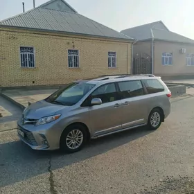Toyota Sienna 2020