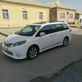 Toyota Sienna 2013